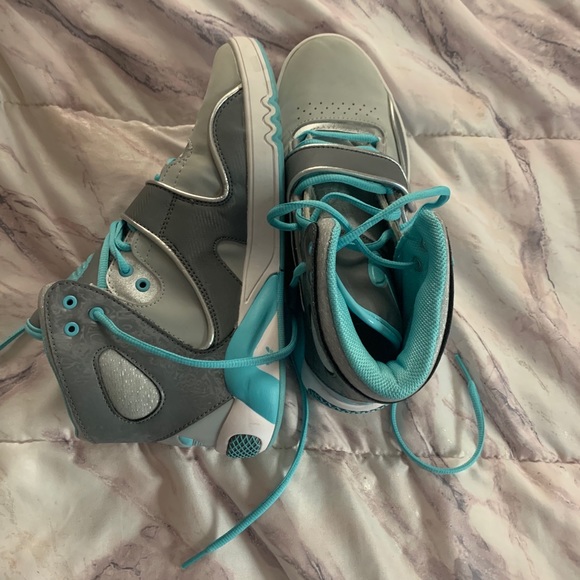 Reebok Shoes - Picture 2 of 4